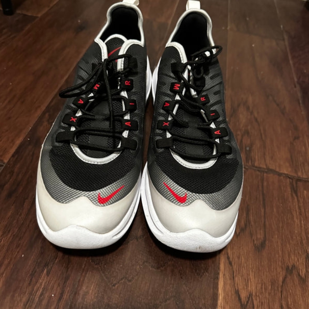Nike Air Max Axis - size 12